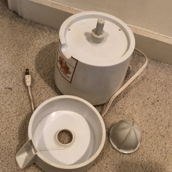 Country Kitchen Cooking -The Juicer -electric citrus juicer - Picture 5 of 12